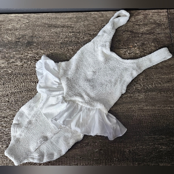 Hunza G Denise frill white swimsuit - Picture 3 of 11